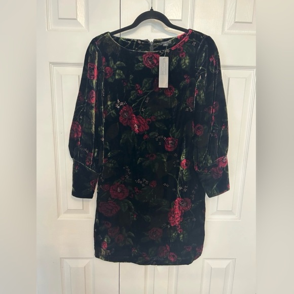 🌸NEW Ann Taylor Black Floral Velvet Dress Size 2P - Picture 2 of 5